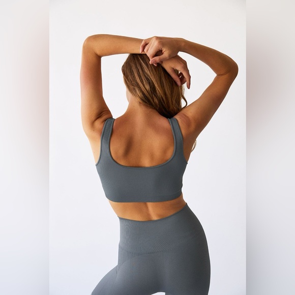 Set Active (SELLING AS SET) Sculptflex Box Cut Sports Bra & Leggings - Picture 2 of 6